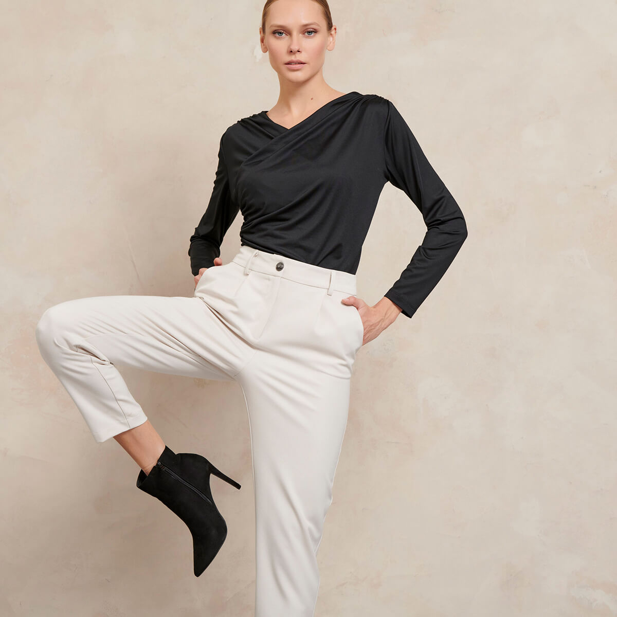 TROUSERS 3223402VA